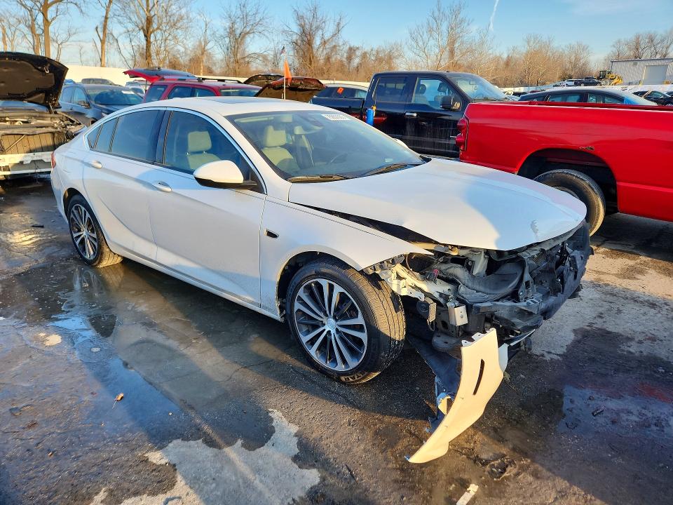 75957365 :رقم المزاد ، W04GP6SX1J1072287 vin ، 2018 Buick Regal مزاد بيع
