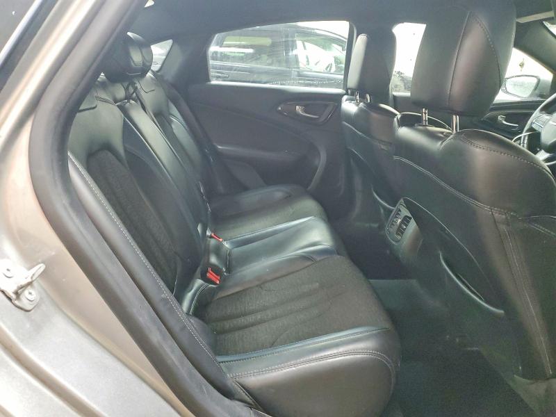 77273185 :رقم المزاد ، 1C3CCCBB0FN721892 vin ، 2015 Chrysler 200 مزاد بيع