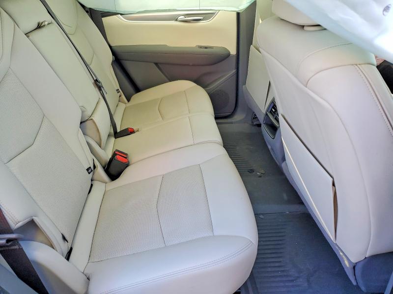 77316765 :رقم المزاد ، 1GYKNCRS7MZ102794 vin ، 2021 Cadillac Xt5 مزاد بيع