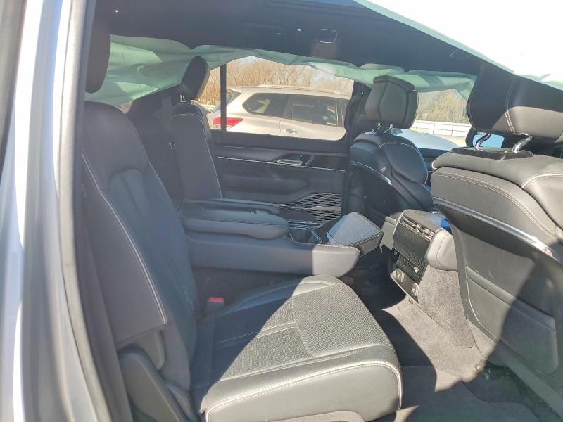 Продажа на аукционе авто 2023 Jeep Grand Wagoneer, vin: 1C4SJVFP1PS568134, номер лота: 78048815