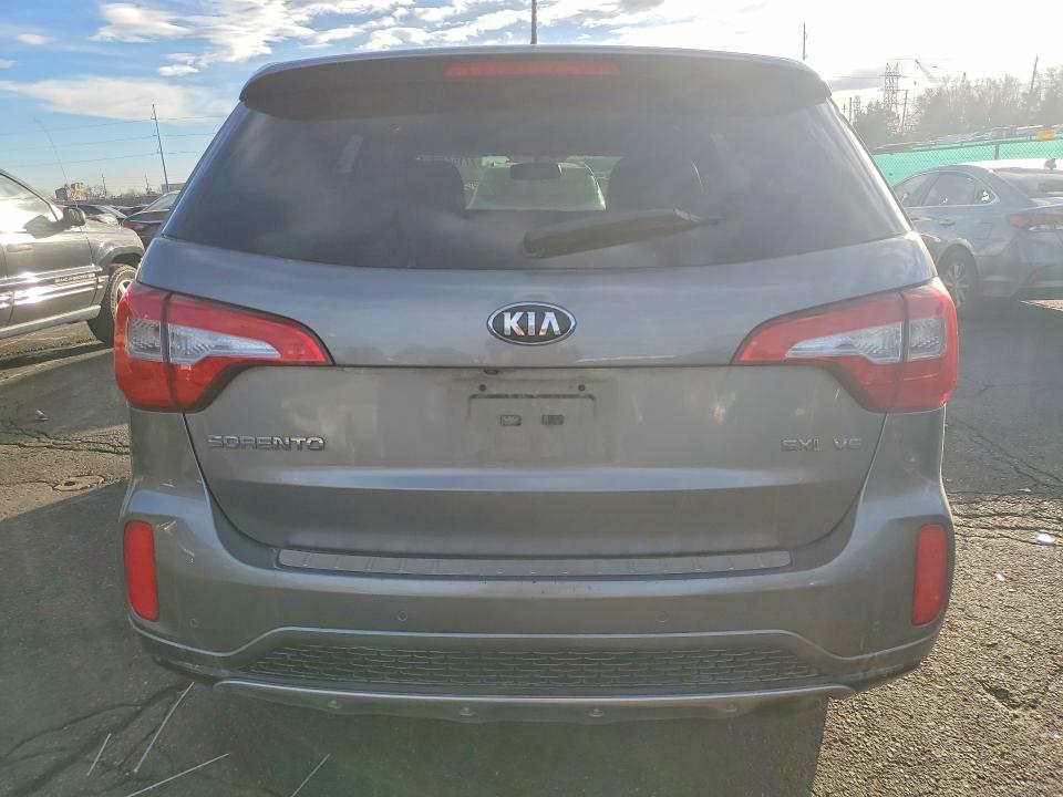 Продажа на аукционе авто 2015 Kia Sorento, vin: 5XYKW4A75FG637947, номер лота: 77154455