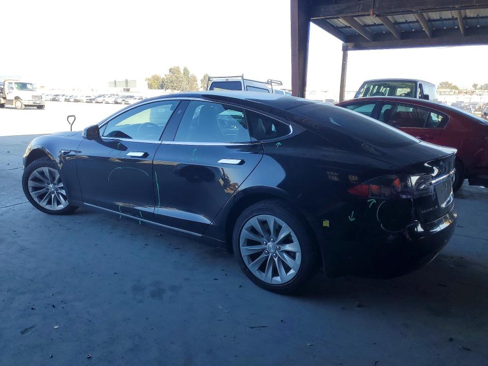 75194595 :رقم المزاد ، 5YJSA1E22JF248419 vin ، 2018 Tesla Model S مزاد بيع