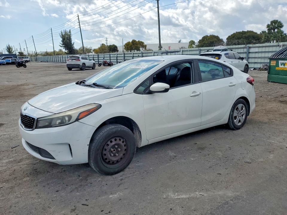 76141525 :رقم المزاد ، 3KPFK4A71HE121632 vin ، 2017 Kia Forte مزاد بيع