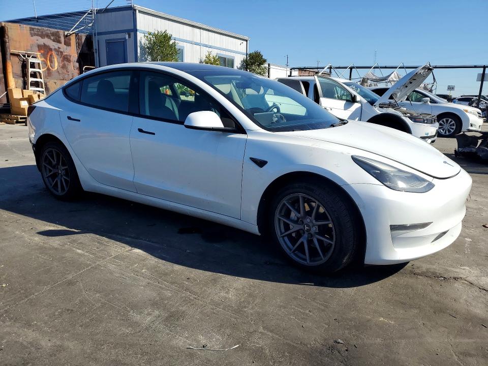 Продажа на аукционе авто 2023 Tesla Model 3, vin: 5YJ3E1EA8PF404312, номер лота: 75892565