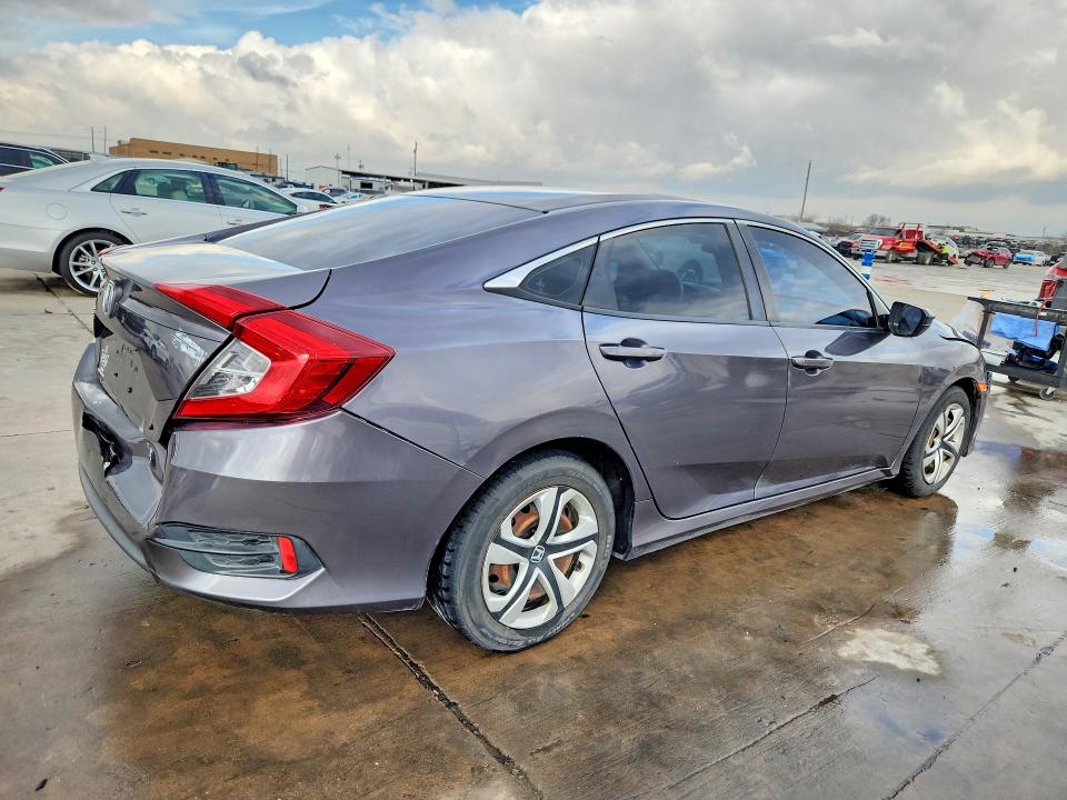 Продажа на аукционе авто 2018 Honda Civic, vin: 2HGFC2F51JH501753, номер лота: 75809315