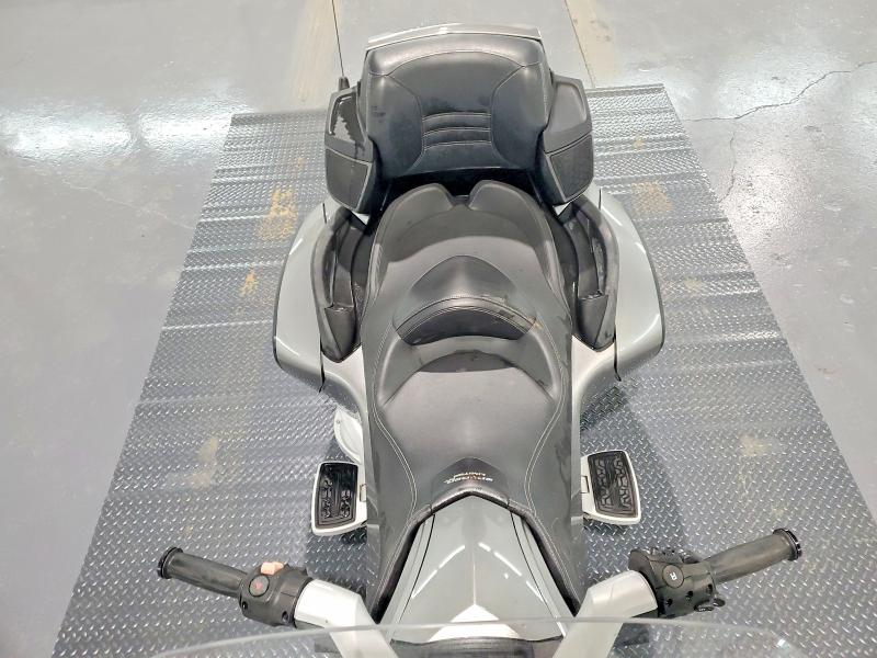 77550455 :رقم المزاد ، 2BXJBWC18BV002102 vin ، 2011 Can-am Spyder Roadster مزاد بيع