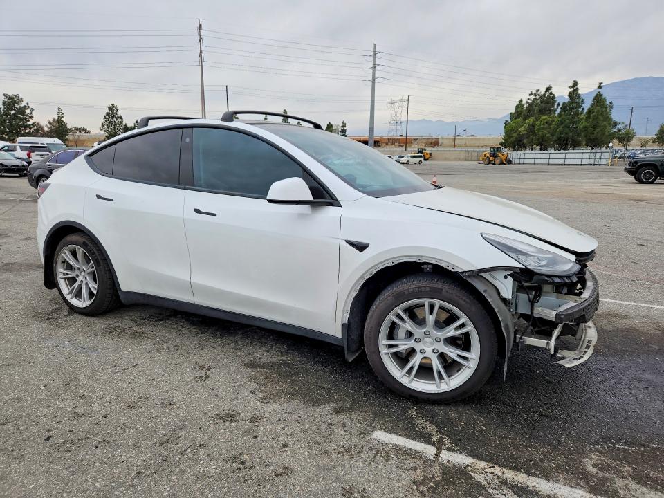 Продажа на аукционе авто 2021 Tesla Model Y, vin: 5YJYGDEE2MF293322, номер лота: 76560675