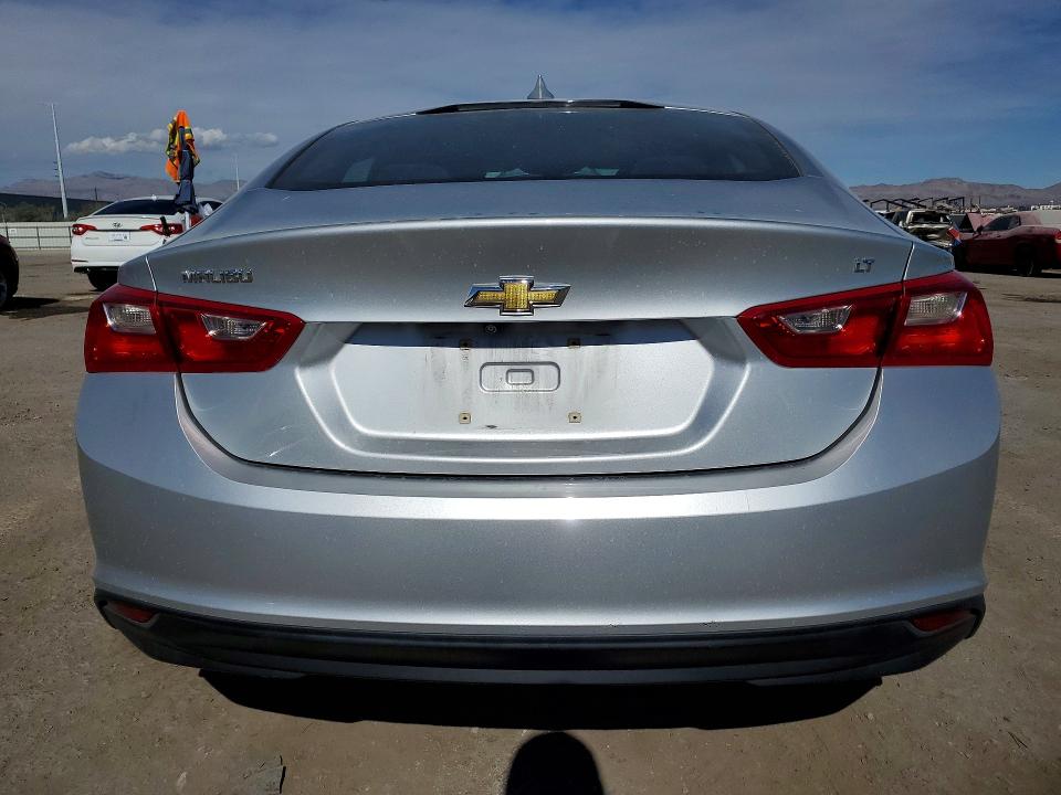 77433645 :رقم المزاد ، 1G1ZD5ST3JF178167 vin ، 2018 Chevrolet Malibu مزاد بيع