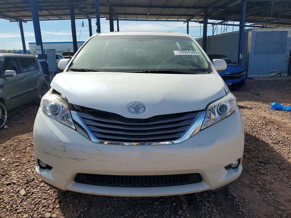 Продажа на аукционе авто 2015 Toyota Sienna, vin: 5TDYK3DC2FS667984, номер лота: 78994365