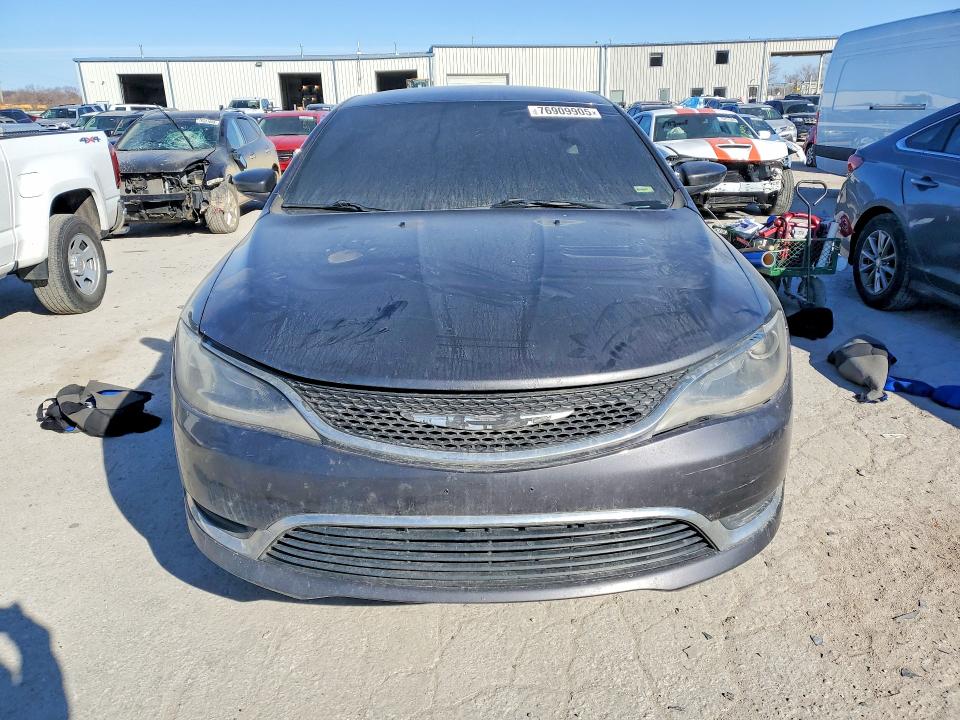 Продаж на аукціоні авто 2015 Chrysler 200, vin: 1C3CCCAB2FN561371, номер лоту: 76909905