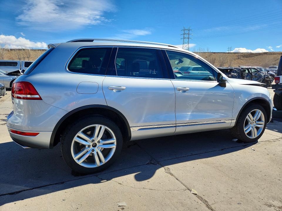 78307545 :رقم المزاد ، WVGEP9BP2ED010332 vin ، 2014 Volkswagen Touareg مزاد بيع