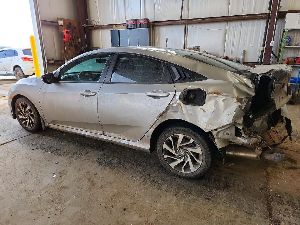 Aukcja sprzedaży 2018 Honda Civic, vin: 2HGFC2F6XJH043123, numer aukcji: 75300415