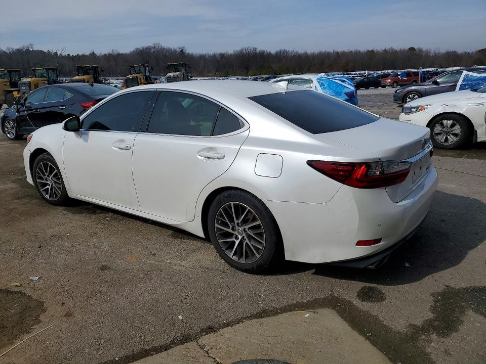 76062035 :رقم المزاد ، 58ABK1GG6JU114949 vin ، 2018 Lexus Es مزاد بيع