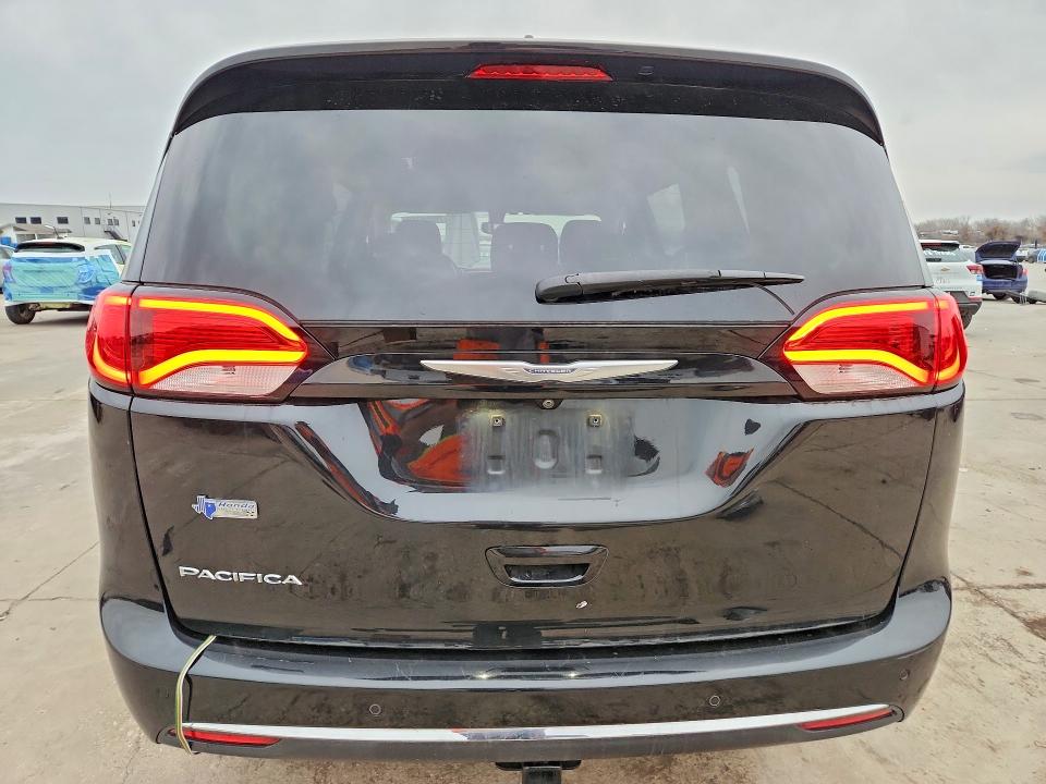 76556715 :رقم المزاد ، 2C4RC1BG6HR668580 vin ، 2017 Chrysler Pacifica مزاد بيع