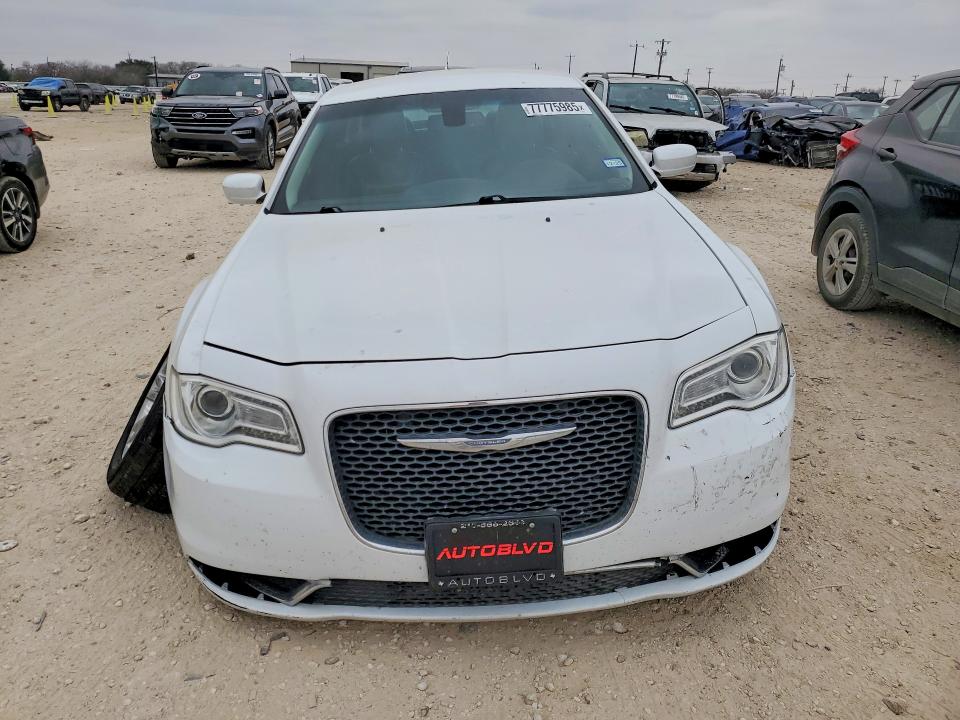 77775985 :رقم المزاد ، 2C3CCAAG7HH561006 vin ، 2017 Chrysler 300 مزاد بيع