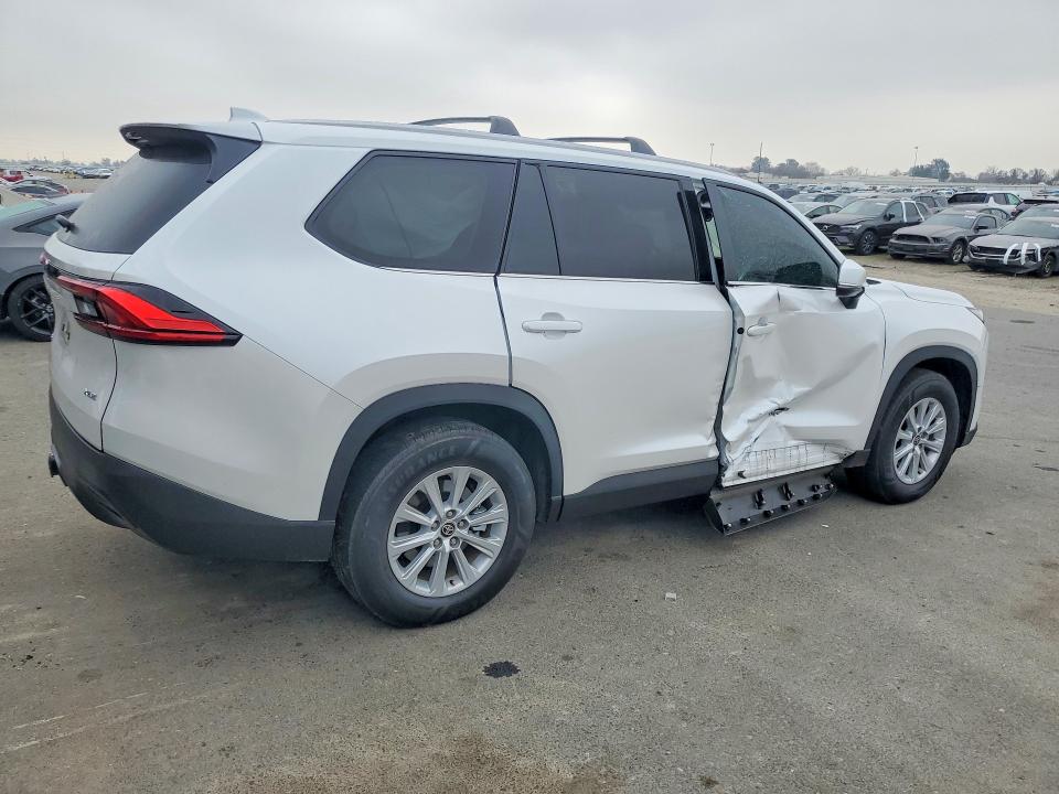 2024 Toyota Grand Highlander მანქანა იყიდება აუქციონზე, vin: 5TDACAB53RS019582, აუქციონის ნომერი: 76870575