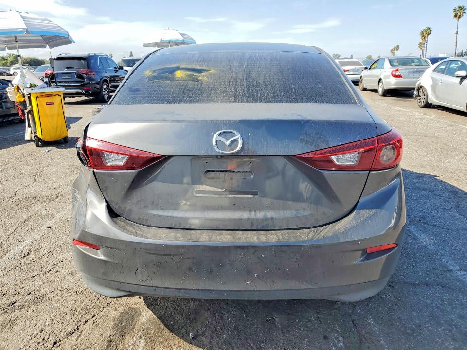 76022765 :رقم المزاد ، 3MZBN1U78JM161232 vin ، 2018 Mazda 3 مزاد بيع