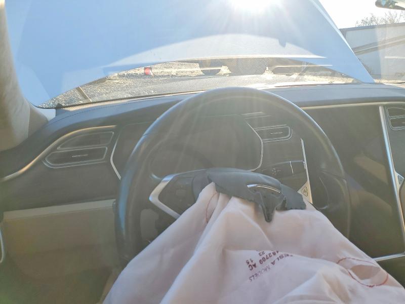 2015 Tesla Model S მანქანა იყიდება აუქციონზე, vin: 5YJSA4H21FFP77395, აუქციონის ნომერი: 78440665