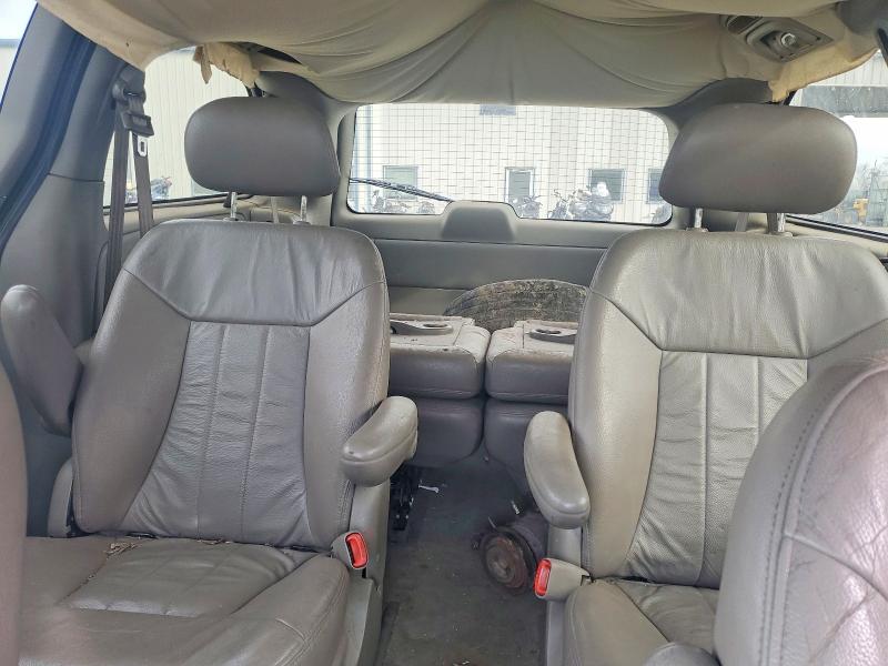 77114125 :رقم المزاد ، 2C8GP54L42R798652 vin ، 2002 Chrysler Town & Country مزاد بيع