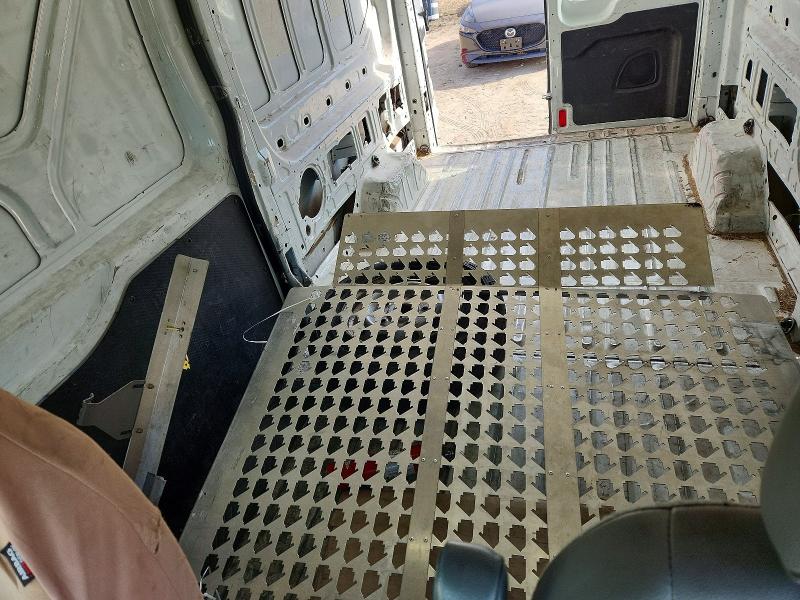 54123406 :رقم المزاد ، 1FTYR2CM8JKA23955 vin ، 2018 Ford Transit مزاد بيع