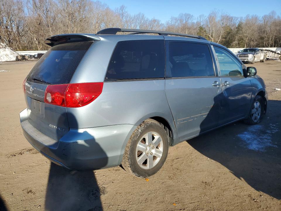 Продажа на аукционе авто 2010 Toyota Sienna, vin: 5TDKK4CC6AS325511, номер лота: 75662855