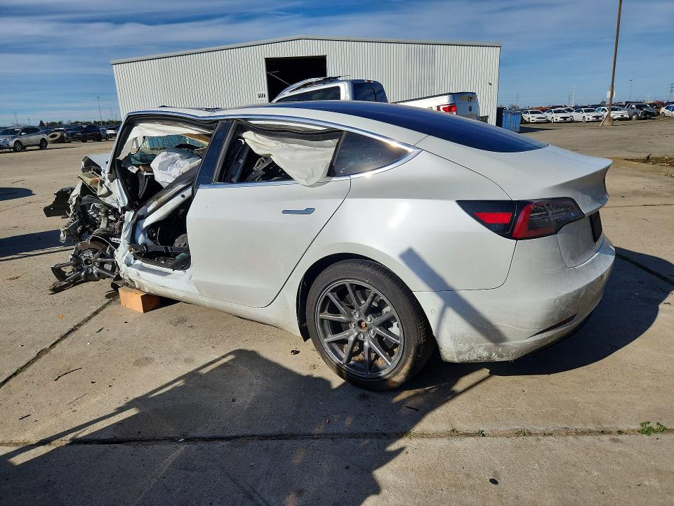 79092495 :رقم المزاد ، 5YJ3E1EB7KF182590 vin ، 2019 Tesla Model 3 مزاد بيع