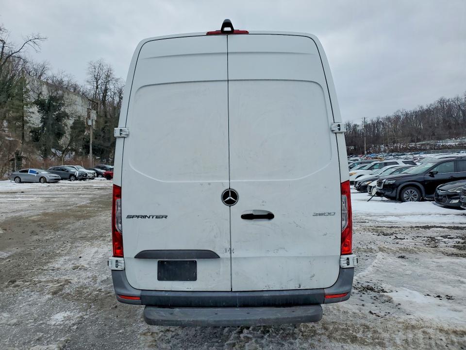76949725 :رقم المزاد ، W1Y40CHY6MT061494 vin ، 2021 Mercedes-benz Sprinter 2 مزاد بيع