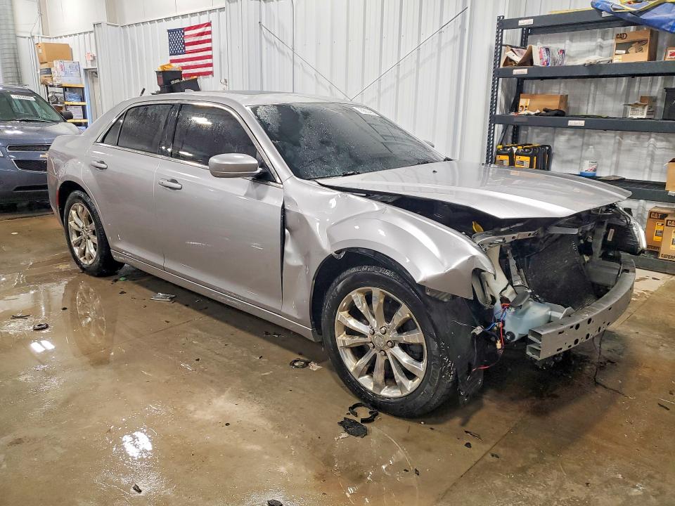 76822455 :رقم المزاد ، 2C3CCARG2GH270500 vin ، 2016 Chrysler 300 مزاد بيع