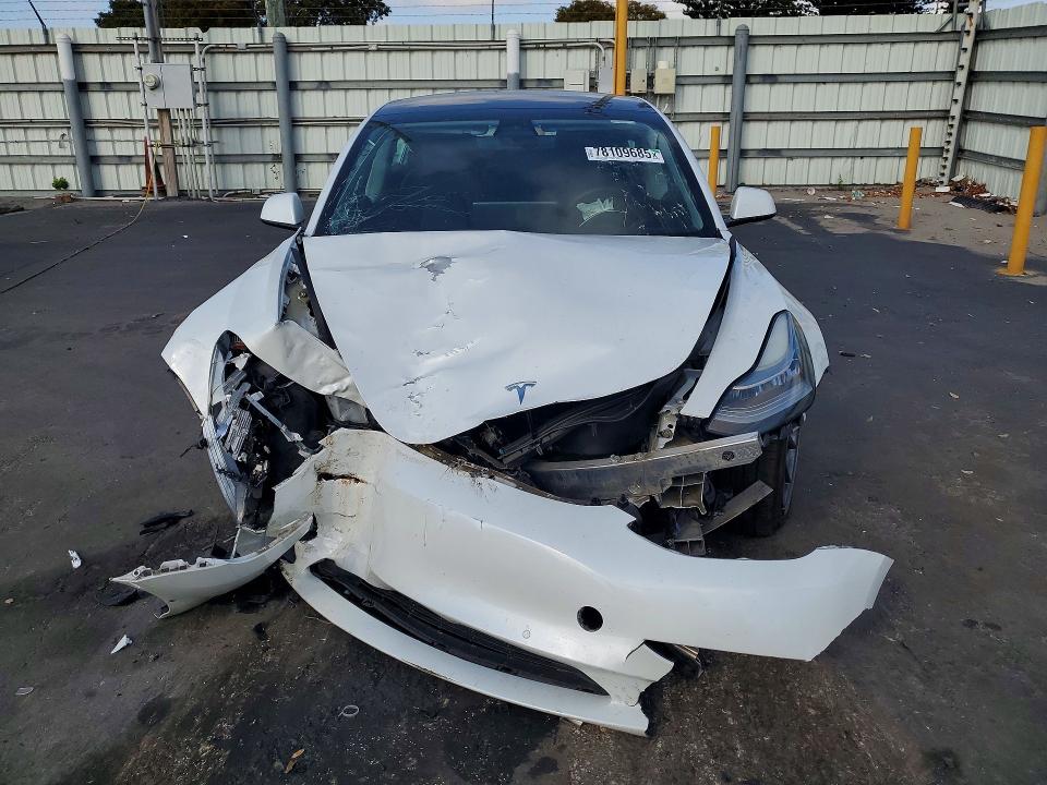 78109685 :رقم المزاد ، 5YJ3E1EA9MF854725 vin ، 2021 Tesla Model 3 مزاد بيع