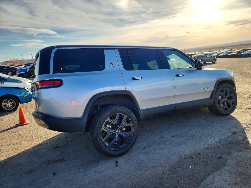 75835515 :رقم المزاد ، 7PDSGBBA1SN064469 vin ، 2025 Rivian R1s مزاد بيع