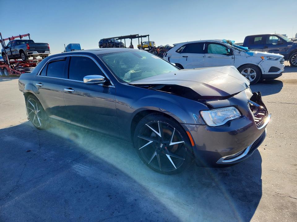 2015 Chrysler 300c მანქანა იყიდება აუქციონზე, vin: 2C3CCAEG8FH853934, აუქციონის ნომერი: 76125565