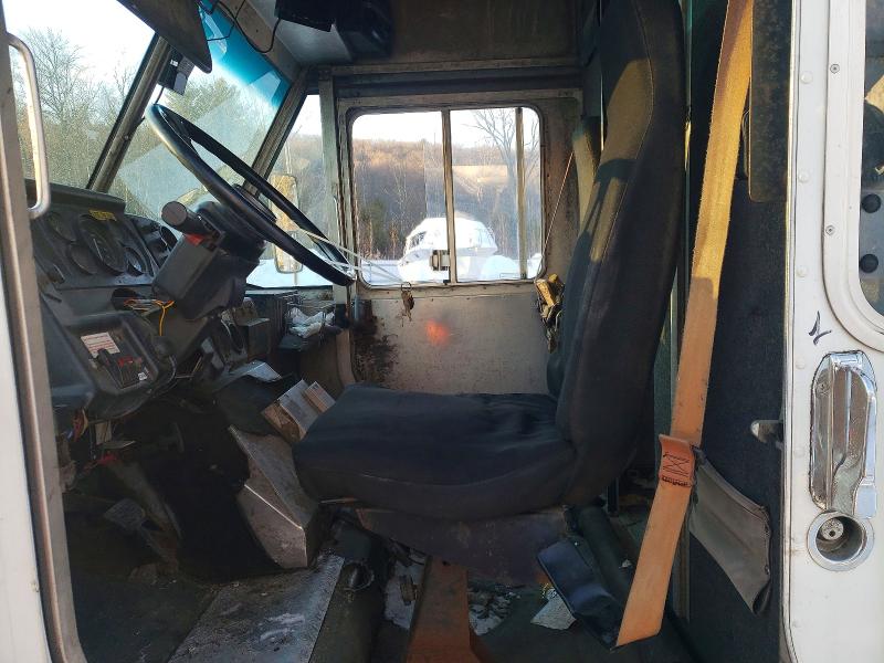 Продаж на аукціоні авто 2000 Frht - Freightliner Chassis, vin: 4UZA4FA40YCG65096, номер лоту: 74627735