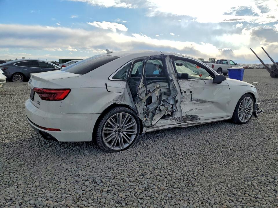 2017 Audi A4 მანქანა იყიდება აუქციონზე, vin: WAUFNAF43HN000680, აუქციონის ნომერი: 77720135