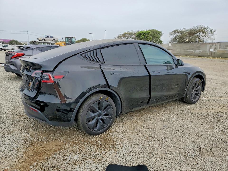 76775485 :رقم المزاد ، 7SAYGDED7RF160783 vin ، 2024 Tesla Model Y مزاد بيع