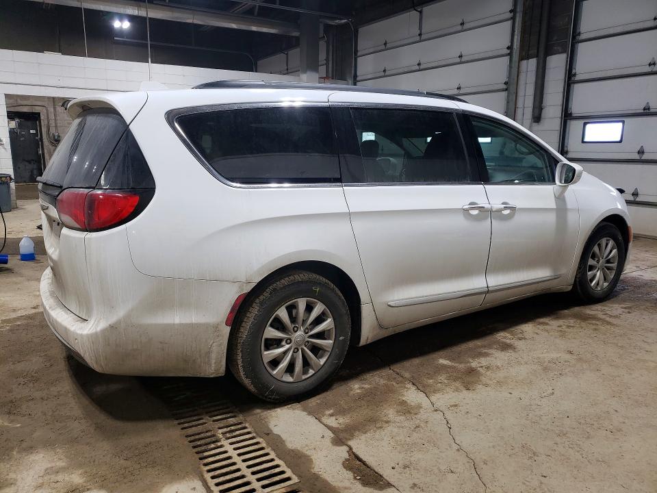 Продажа на аукционе авто 2017 Chrysler Pacifica, vin: 2C4RC1BGXHR572533, номер лота: 77237985