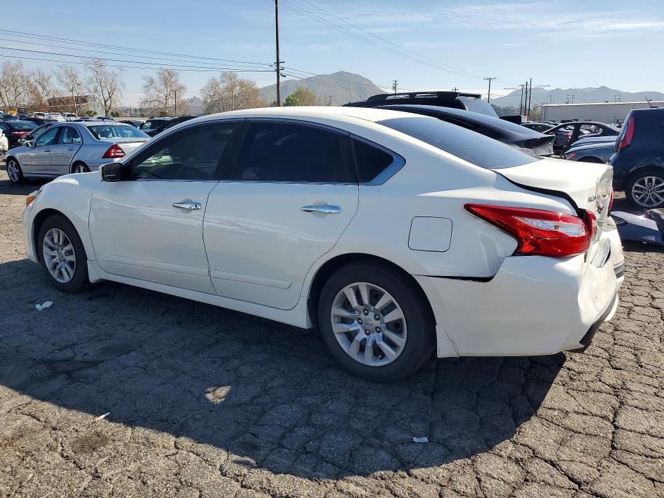 2017 Nissan Altima მანქანა იყიდება აუქციონზე, vin: 1N4AL3APXHN320178, აუქციონის ნომერი: 76827365