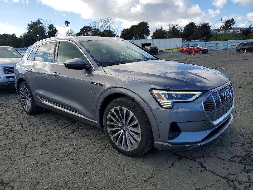 Продаж на аукціоні авто 2019 Audi E-tron, vin: WA1VABGE9KB025089, номер лоту: 78229585