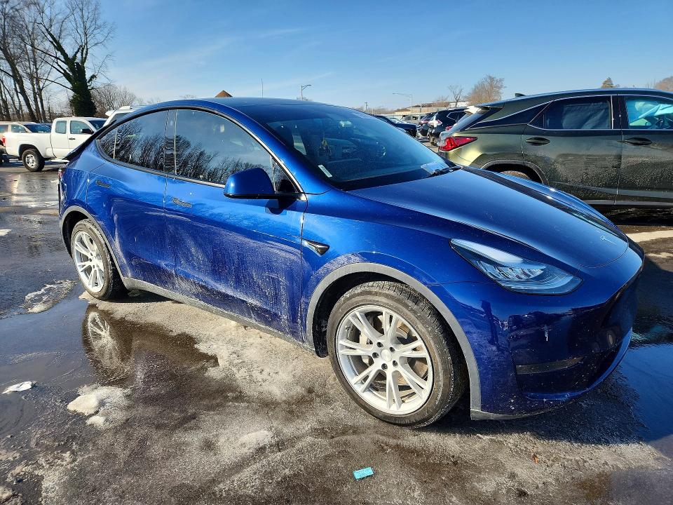 Продажа на аукционе авто 2021 Tesla Model Y, vin: 5YJYGDEE3MF069895, номер лота: 75678745