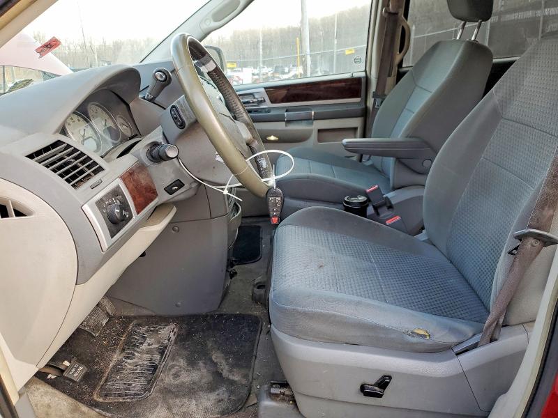 77327185 :رقم المزاد ، 2A4RR5D15AR239977 vin ، 2010 Chrysler Town & Country مزاد بيع