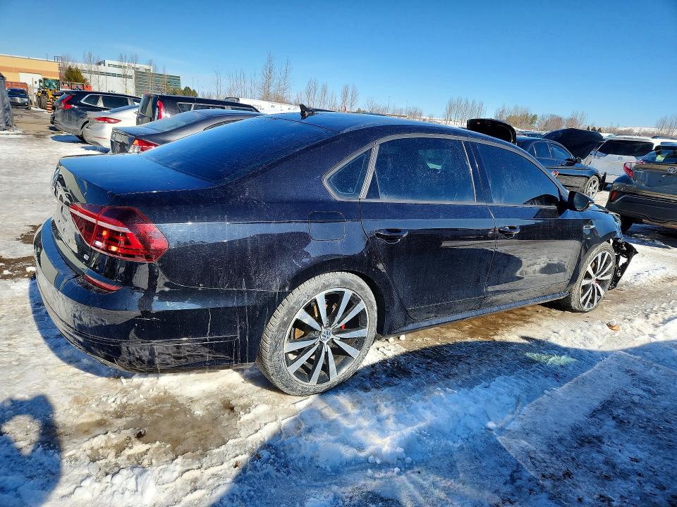 72959885 :رقم المزاد ، 1VWJM7A36JC032569 vin ، 2018 Volkswagen Passat مزاد بيع