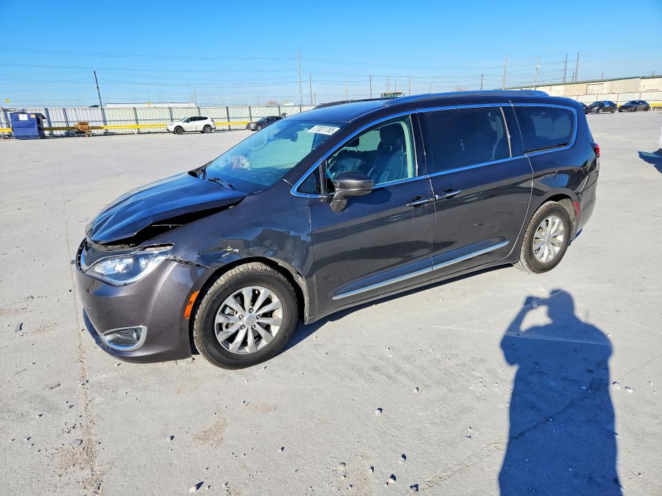 Auction sale of the 2018 Chrysler Pacifica, vin: 2C4RC1BG0JR192736, lot number: 77831765