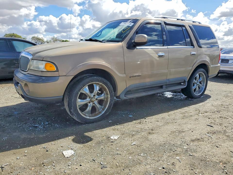 Продажа на аукционе авто 1999 Lincoln Townhouse Navigator, vin: 5LMPU28A1XLJ27269, номер лота: 77962375