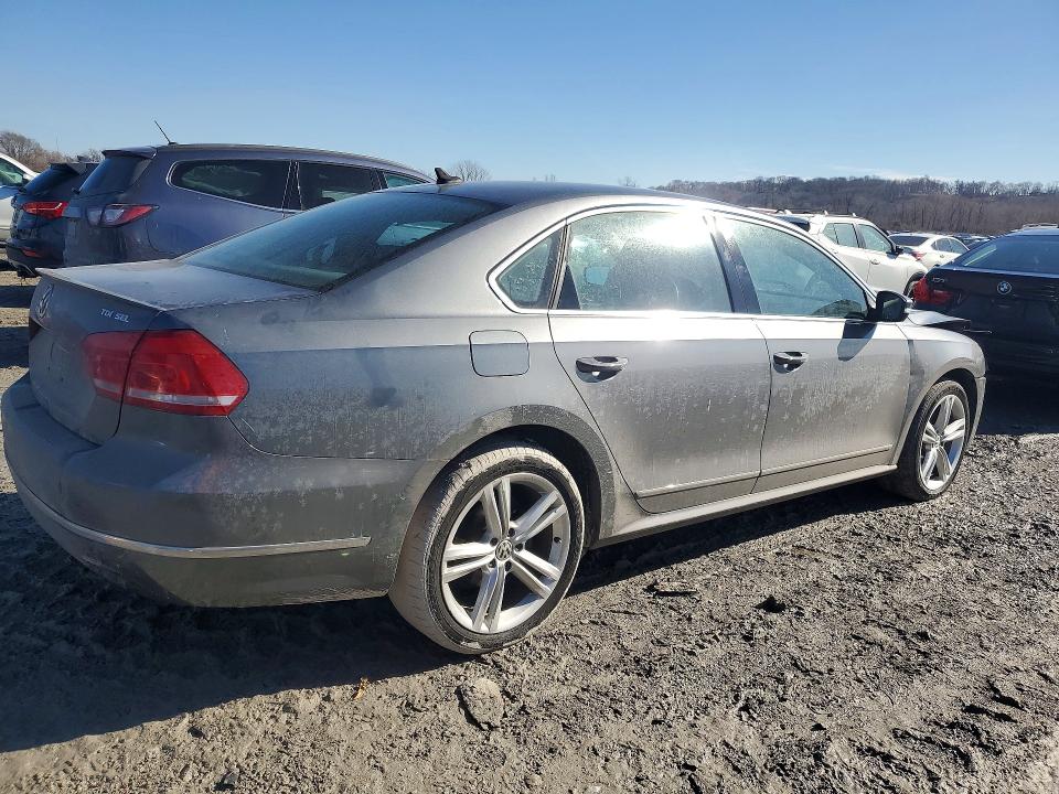 76427485 :رقم المزاد ، 1VWCV7A38FC019836 vin ، 2015 Volkswagen Passat مزاد بيع