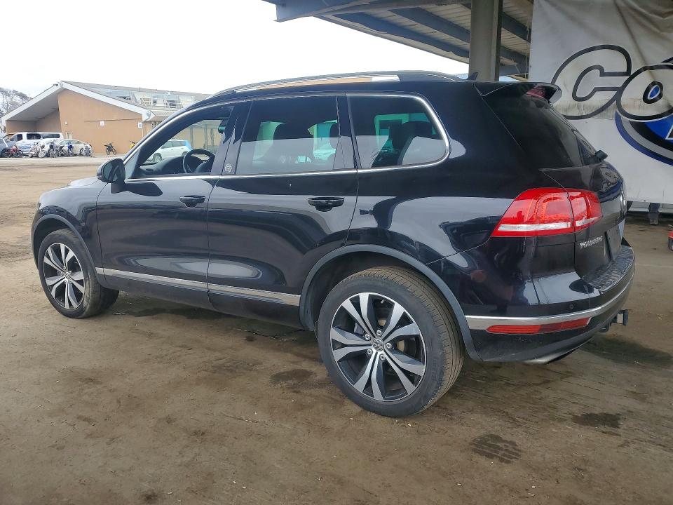 77184555 :رقم المزاد ، WVGRF7BP6HD004160 vin ، 2017 Volkswagen Touareg مزاد بيع