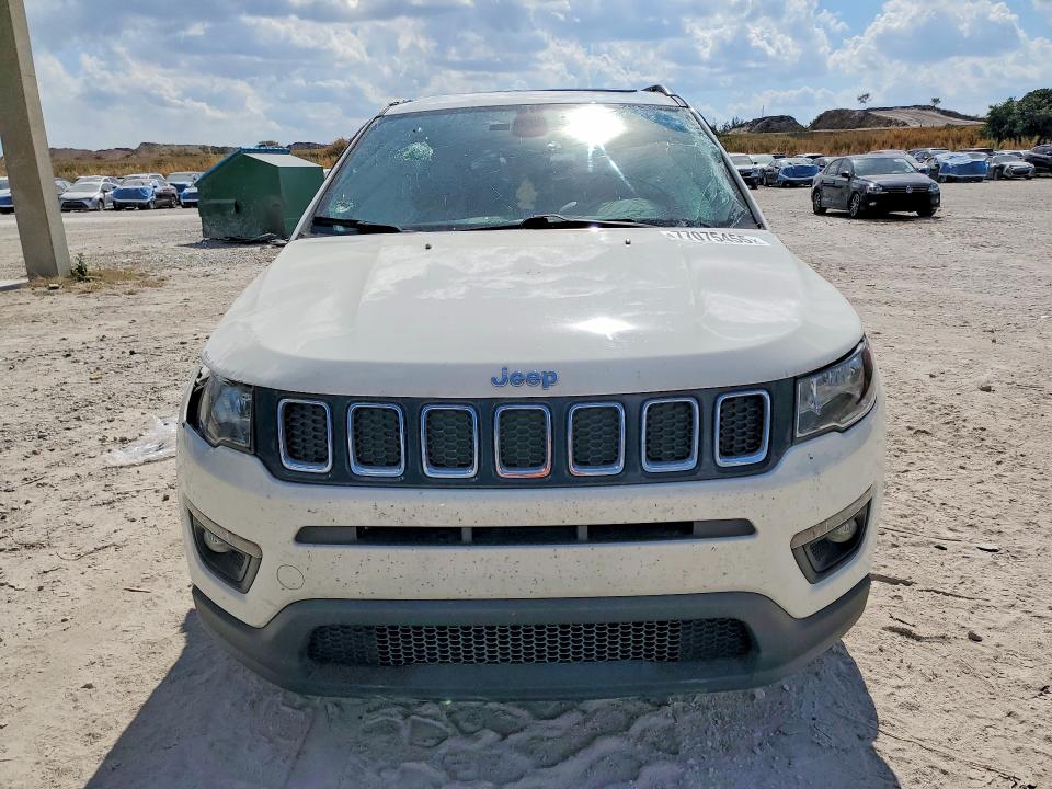 77075455 :رقم المزاد ، 3C4NJCBB0KT637270 vin ، 2019 Jeep Compass مزاد بيع