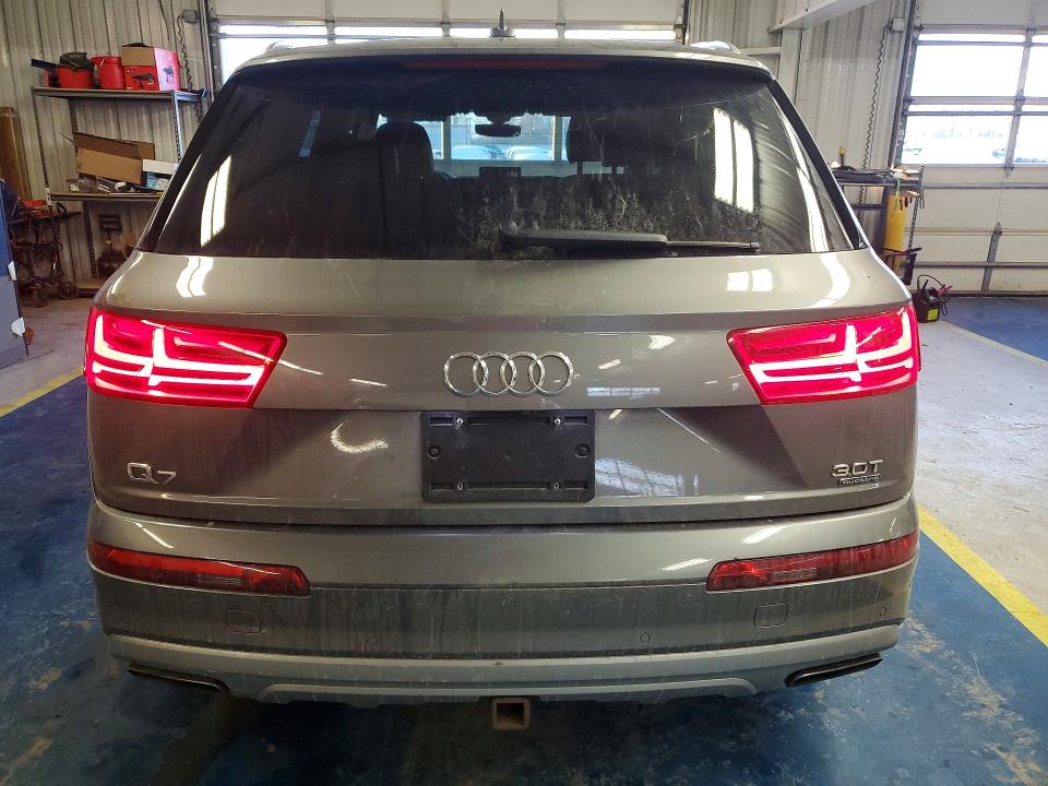 Продажа на аукционе авто 2017 Audi Q7, vin: WA1VAAF74HD001633, номер лота: 75976395