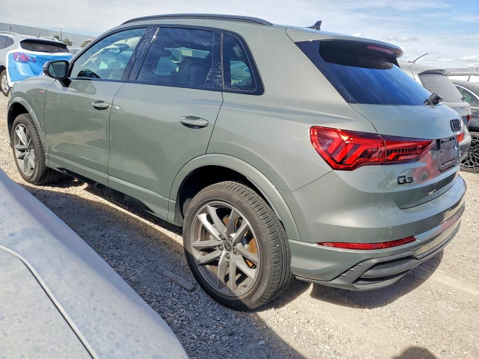 75807015 :رقم المزاد ، WA1DECF34S1005781 vin ، 2025 Audi Q3 مزاد بيع