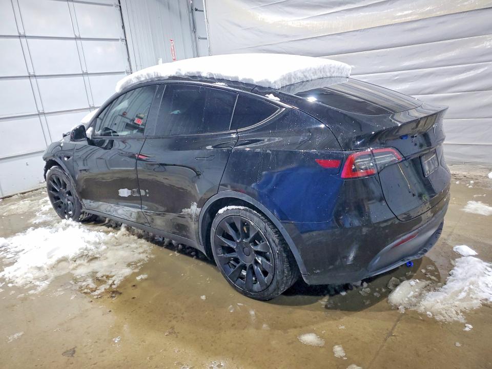 76233555 :رقم المزاد ، 5YJYGAEE1MF195106 vin ، 2021 Tesla Model Y مزاد بيع