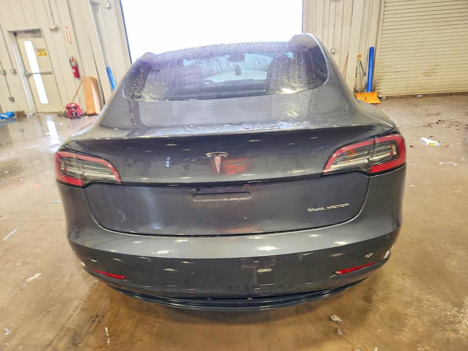 Продажа на аукционе авто 2018 Tesla Model 3, vin: 5YJ3E1EB5JF090652, номер лота: 76142865