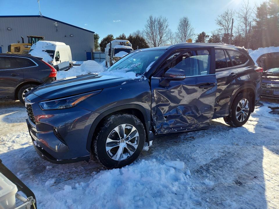 Продажа на аукционе авто 2023 Toyota Highlander, vin: 5TDKDRBH8PS042265, номер лота: 76044895